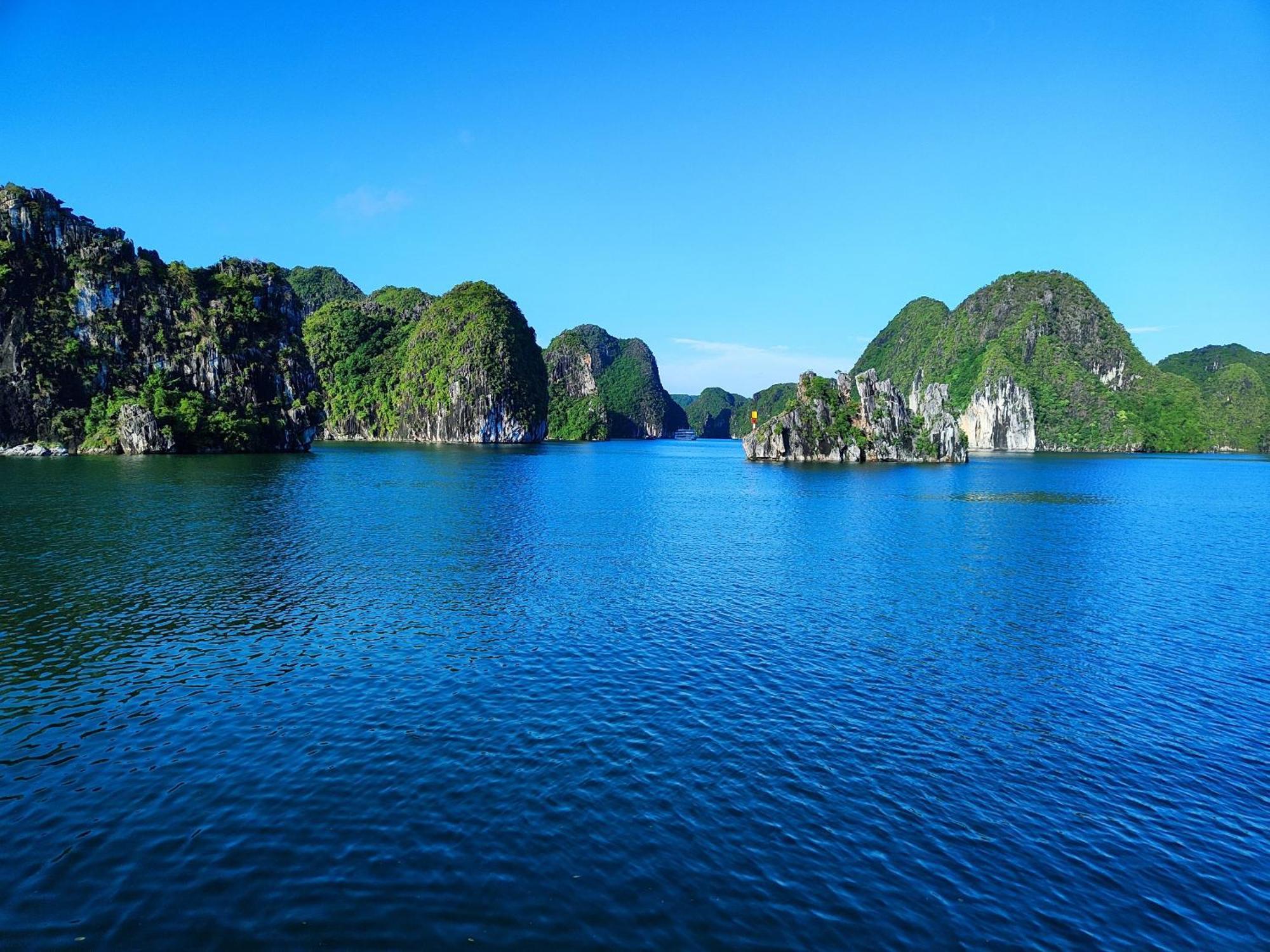 Hotel Venezia Cruises Ha Long Exterior foto