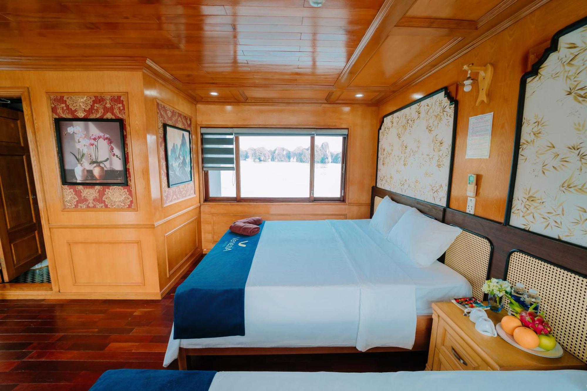 Hotel Venezia Cruises Ha Long Exterior foto