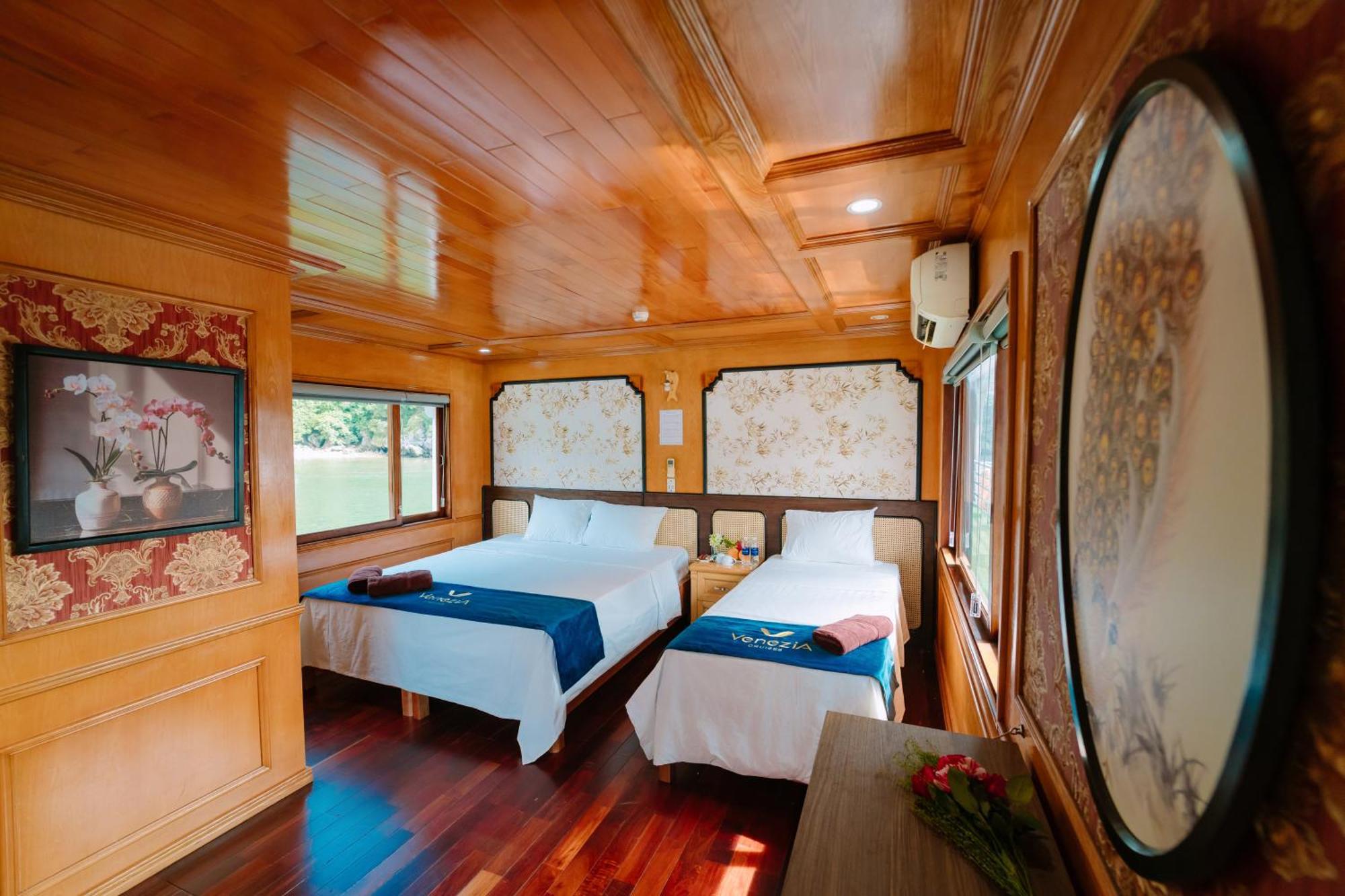 Hotel Venezia Cruises Ha Long Exterior foto