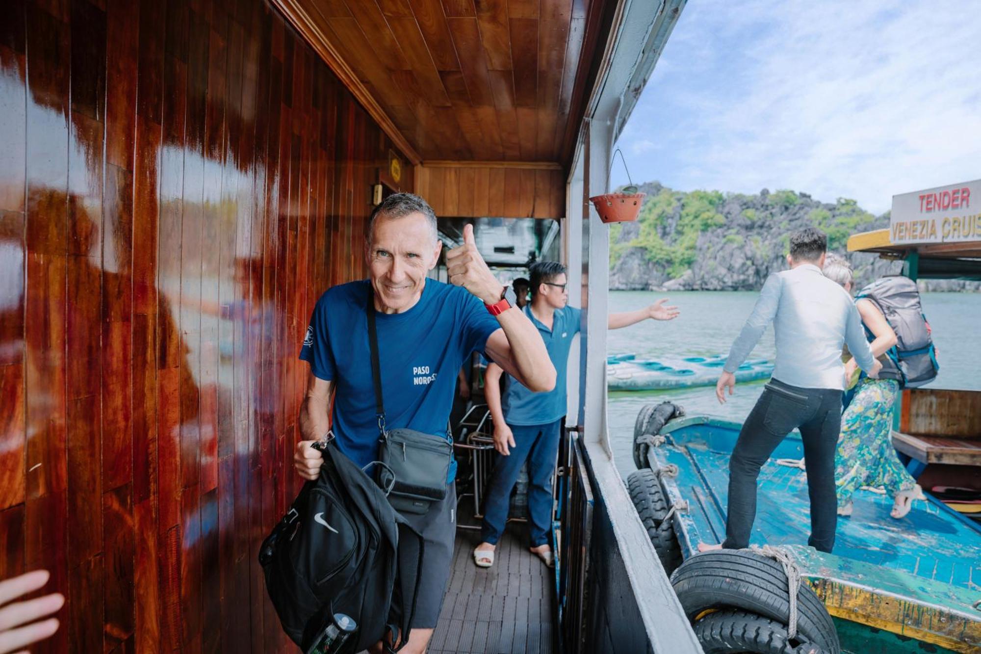 Hotel Venezia Cruises Ha Long Exterior foto
