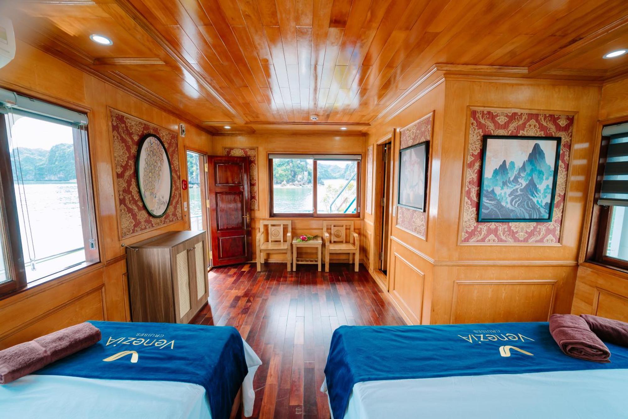 Hotel Venezia Cruises Ha Long Exterior foto
