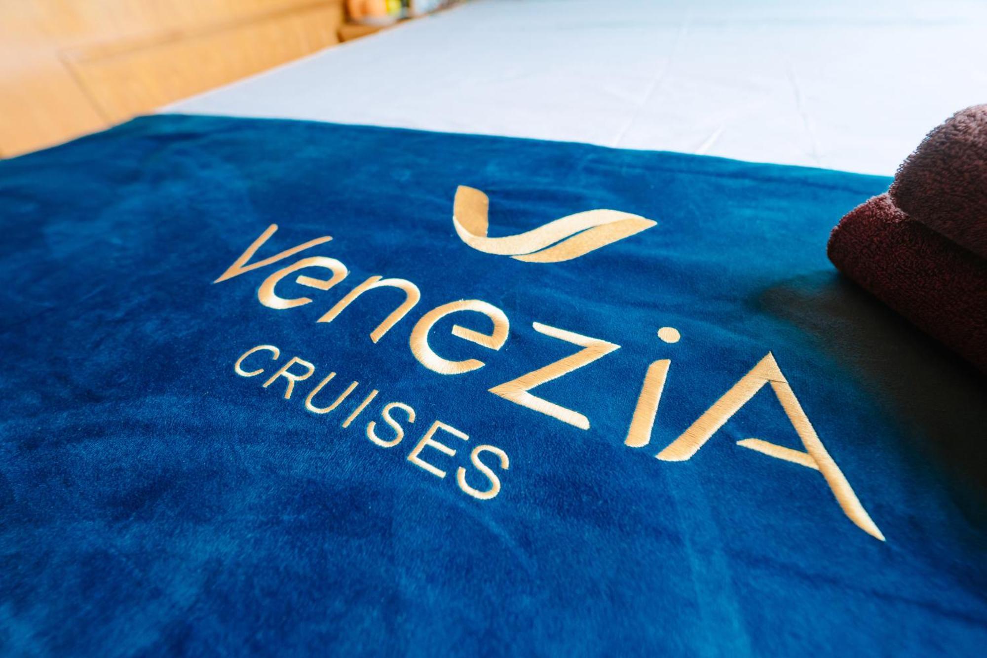 Hotel Venezia Cruises Ha Long Exterior foto