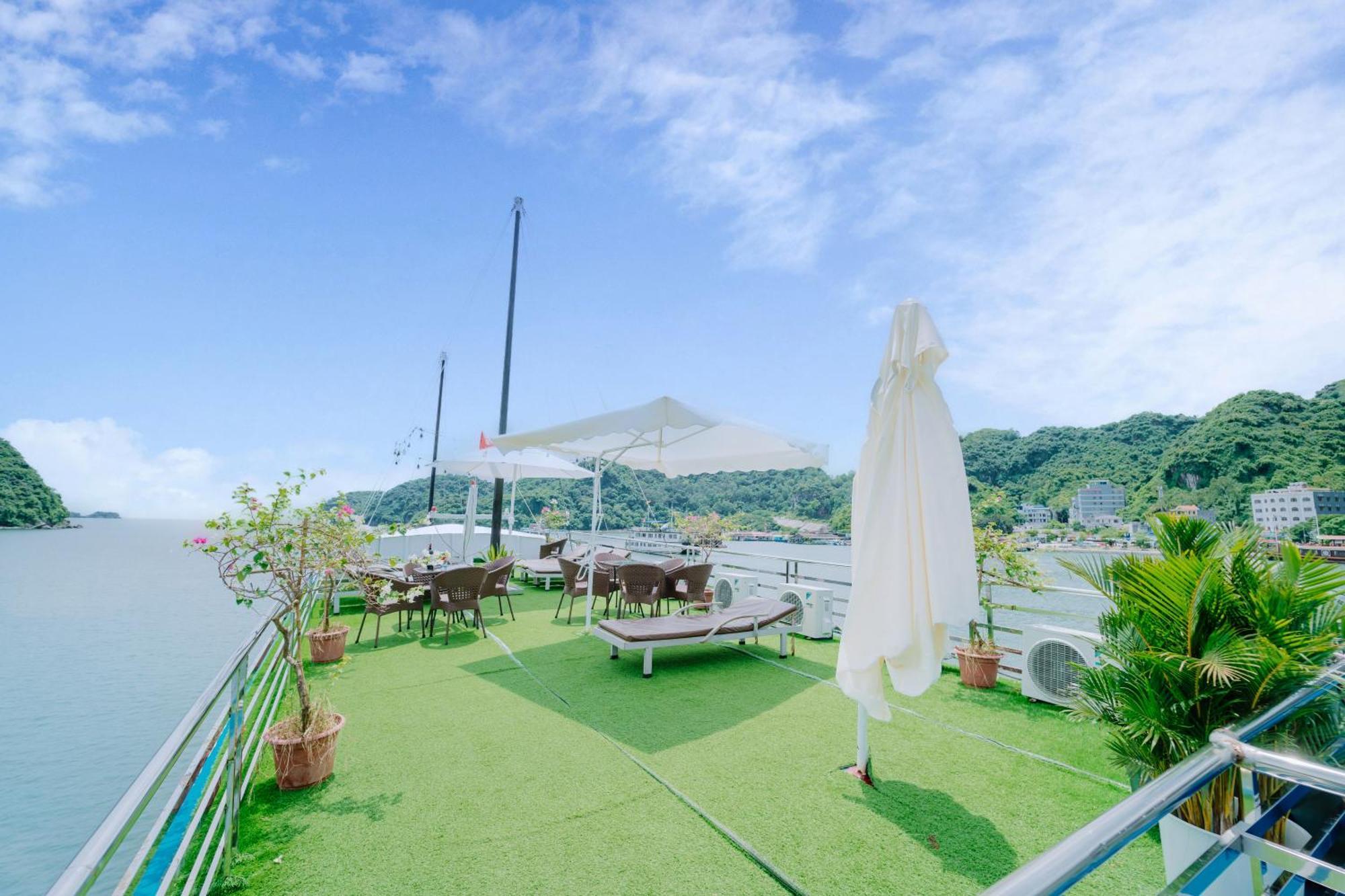 Hotel Venezia Cruises Ha Long Exterior foto
