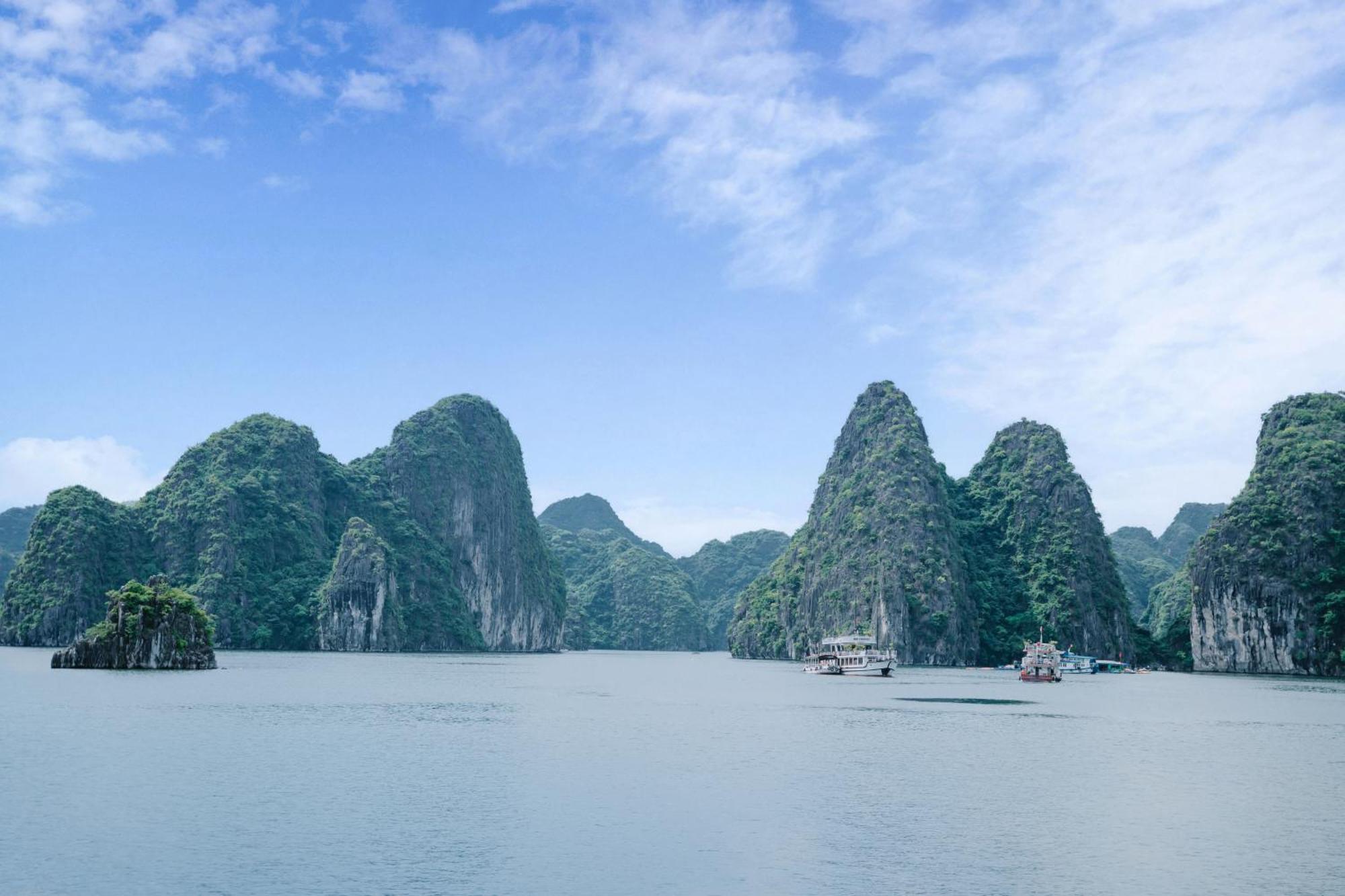 Hotel Venezia Cruises Ha Long Exterior foto