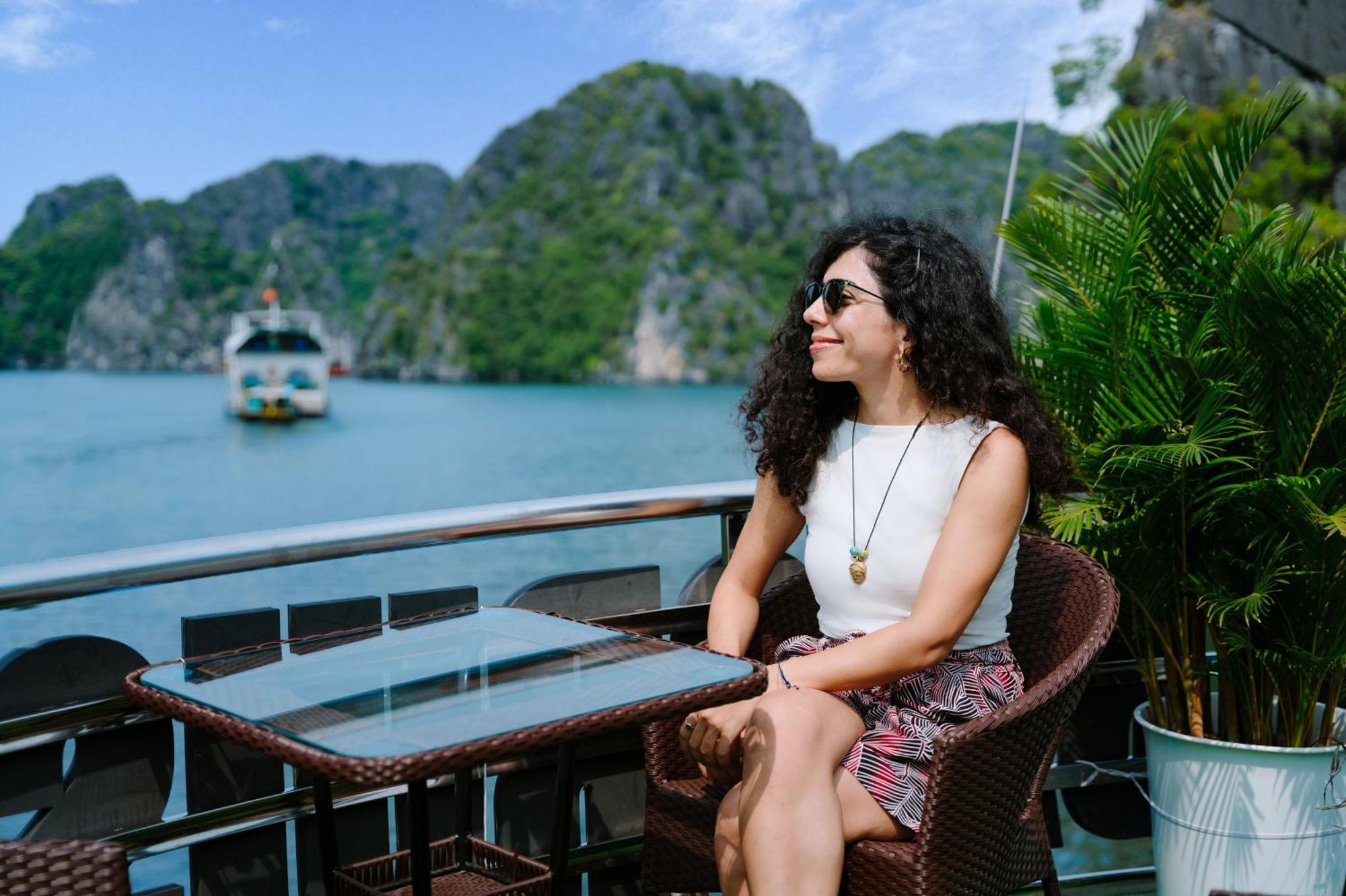 Hotel Venezia Cruises Ha Long Exterior foto