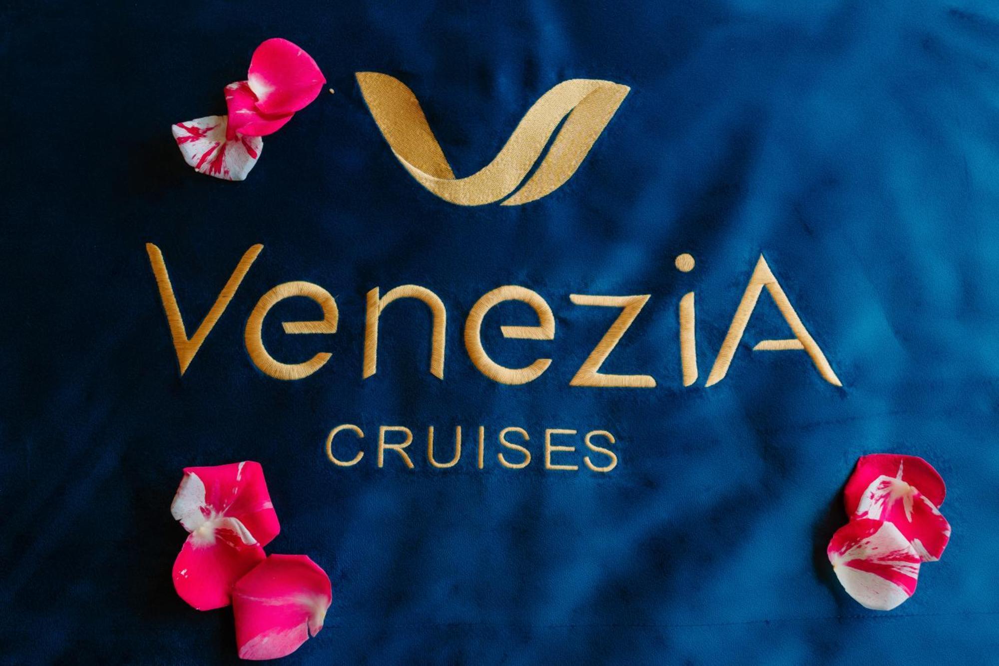 Hotel Venezia Cruises Ha Long Exterior foto
